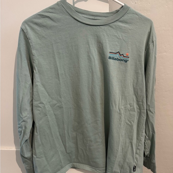 Billabong Other - Billabong long sleeve Tee adventure division organic pale green medium